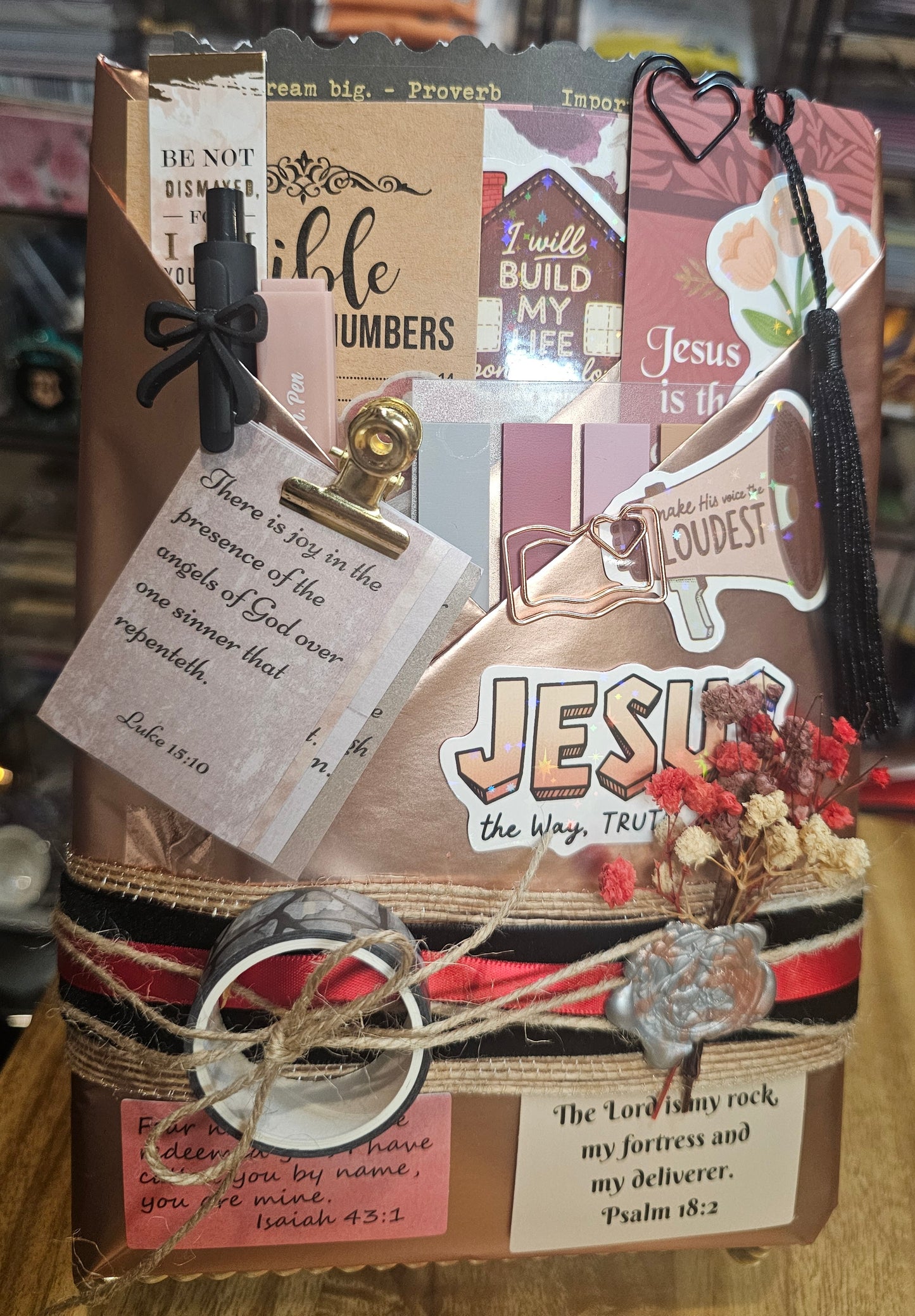 Wrapped in Chic - Re-loved Book Edition