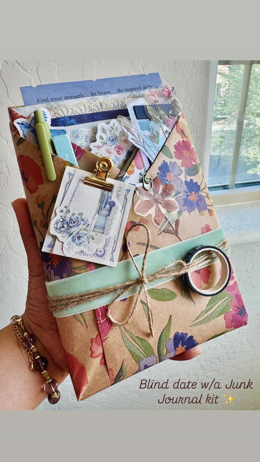 Wrapped in chic - Junk Journal Kit